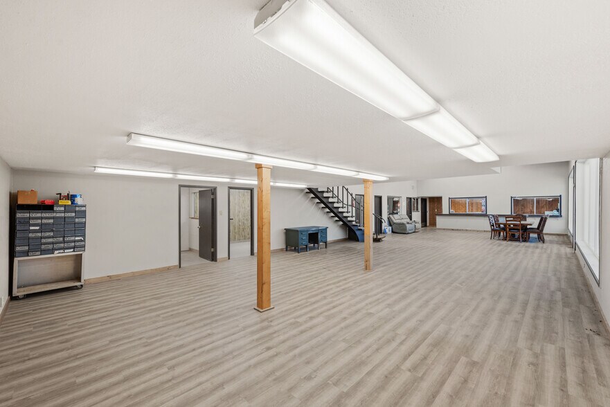 More Photos Of 225 W Lockhart Ave, Coos Bay Warehouse For Sale