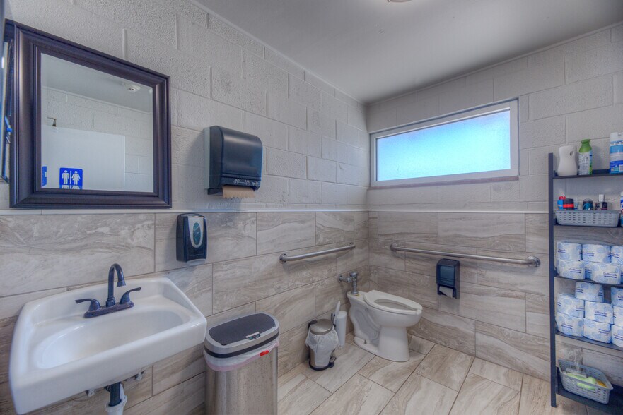 More Photos Of 12 W Dawes Ave, Bixby Office For Sale