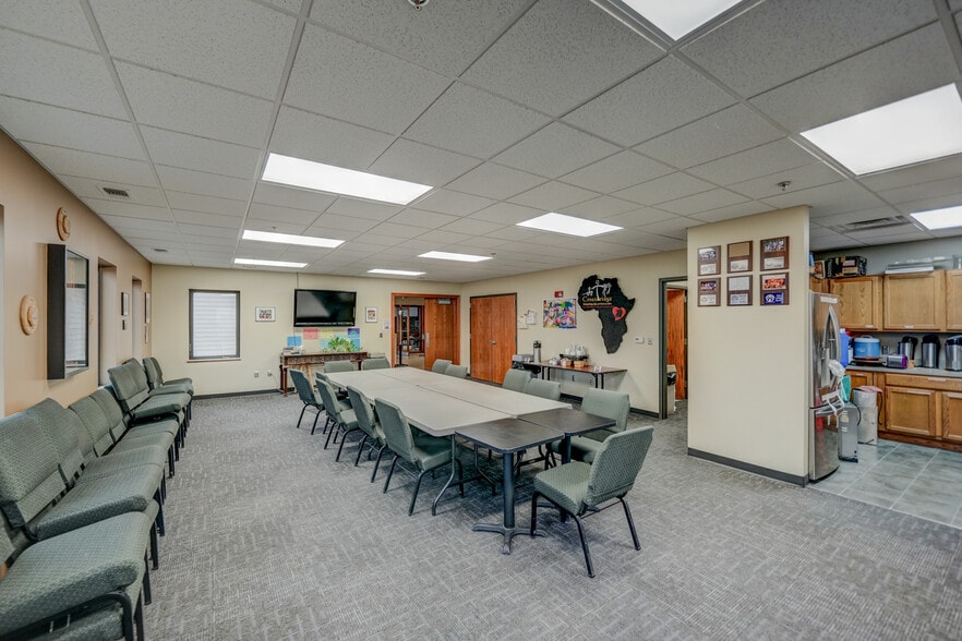 More Photos Of 2730 Crossbridge Rd, Lincoln Religious Facility For Sale