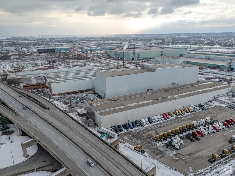 More Photos Of 1632 Burlington St E, Hamilton Manufacturing For Lease