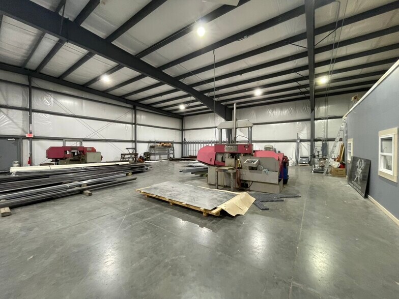 More Photos Of 1821 Commerce Dr, Tonganoxie Warehouse For Sale