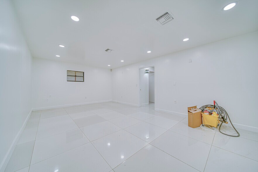 More Photos Of 1225 NE 162nd St, North Miami Beach Medical For Lease