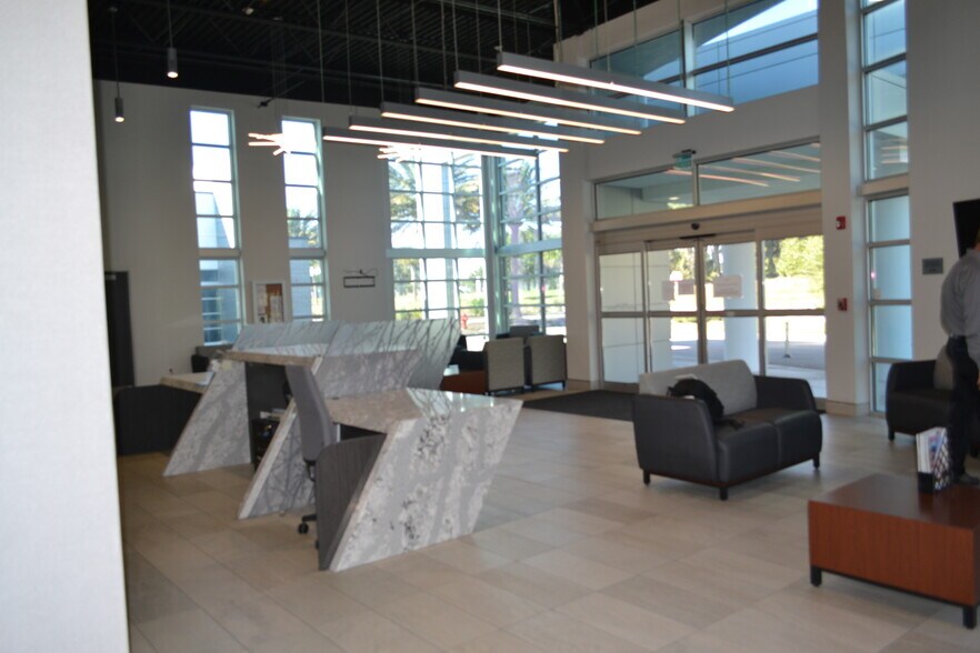 More Photos Of 539 Rolling Acres Rd, Lady Lake Medical For Lease