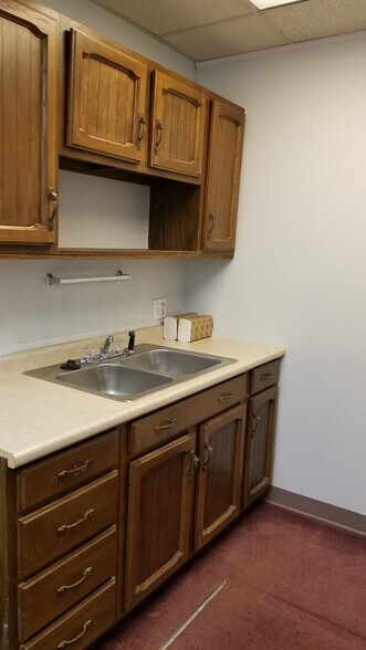 More Photos Of 3110 Davenport Ave, Saginaw Medical For Sale