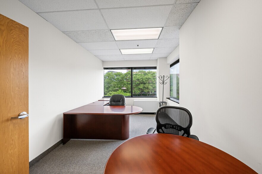 More Photos Of 11490 Commerce Park Dr, Reston Loft Creative Space For Lease