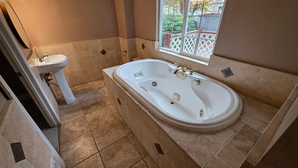 More Photos Of 14 S Union St, Stockton Multifamily For Sale