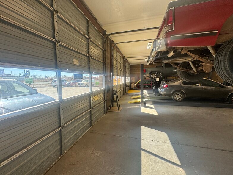 More Photos Of 2421 Navajo Blvd, Holbrook Auto Repair For Sale