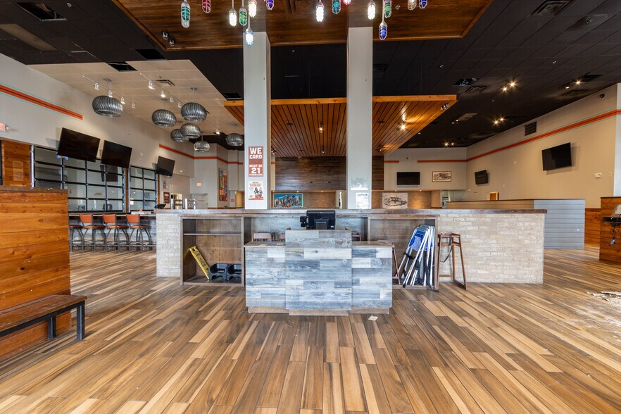 More Photos Of 6028 Heards Ln, Galveston Restaurant For Sale