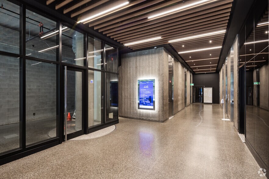 More Photos Of 351-359 Rue Sainte-Catherine O, Montréal Office Residential For Lease