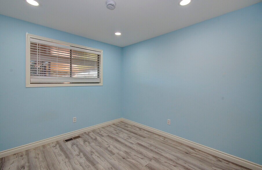 More Photos Of 10605 NE 117th Ave, Vancouver Industrial For Sale