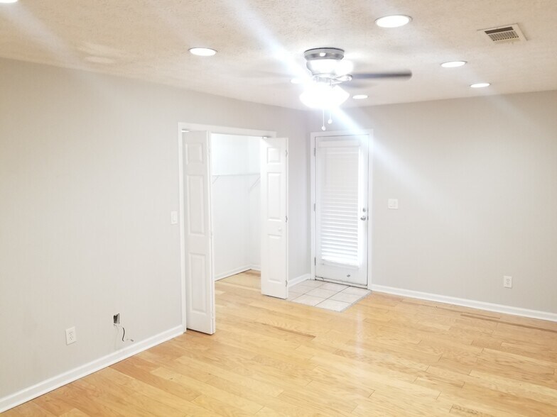 More Photos Of ,  Unknown For Sale