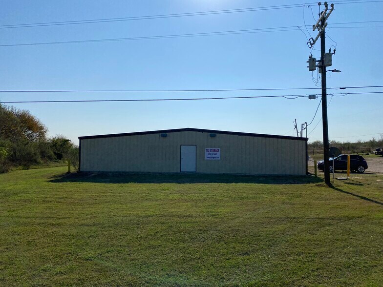 More Photos Of 4017 Interstate 10, Seguin Self Storage For Sale