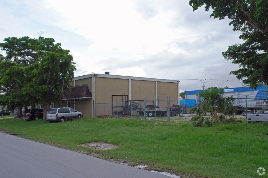 More Photos Of 5571 NW 84th Ave, Miami Warehouse For Lease
