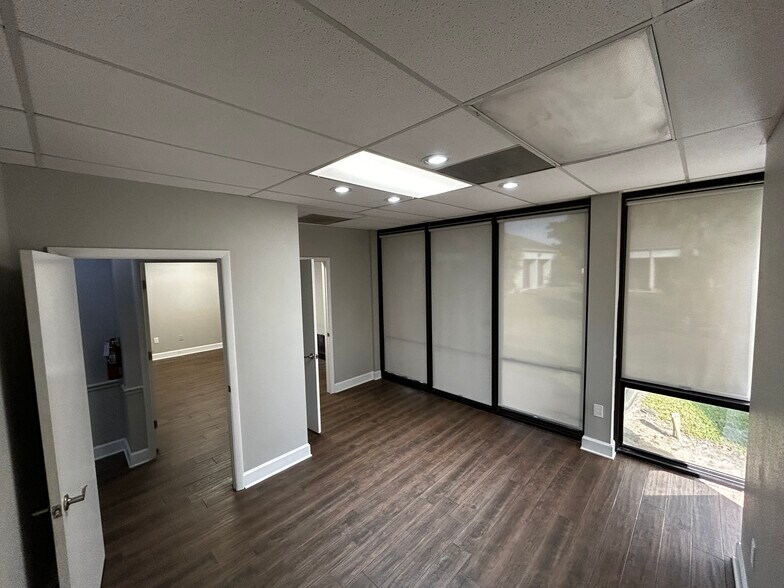 More Photos Of 1831 N Belcher Rd, Clearwater Office For Lease