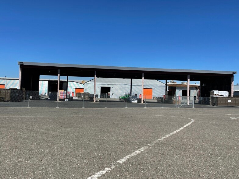 More Photos Of 5900 Pruitt Ave, Windsor Land For Lease
