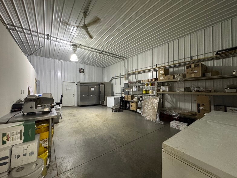 More Photos Of 18 N 4th St, Gosport Storefront Retail Office For Lease