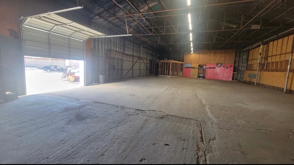 More Photos Of 1244 NW 4th St, Oklahoma City Warehouse For Lease