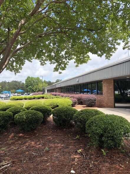 More Photos Of 5502 Highway 25 N, Hodges Manufacturing For Sale