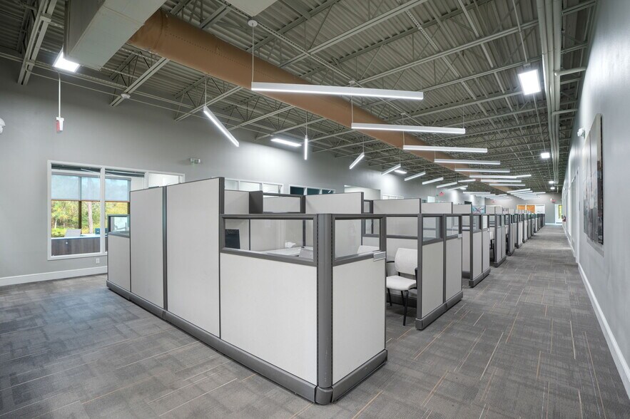 More Photos Of 5110 Lena Rd, Bradenton Office For Sale