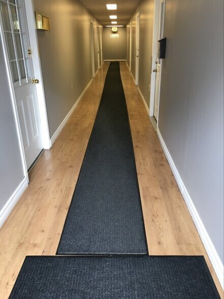 More Photos Of 1501 17th Ave SW, Calgary Storefront Retail Office For Lease