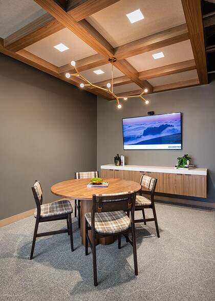 More Photos Of 6301 Gaston Ave, Dallas Office For Sale