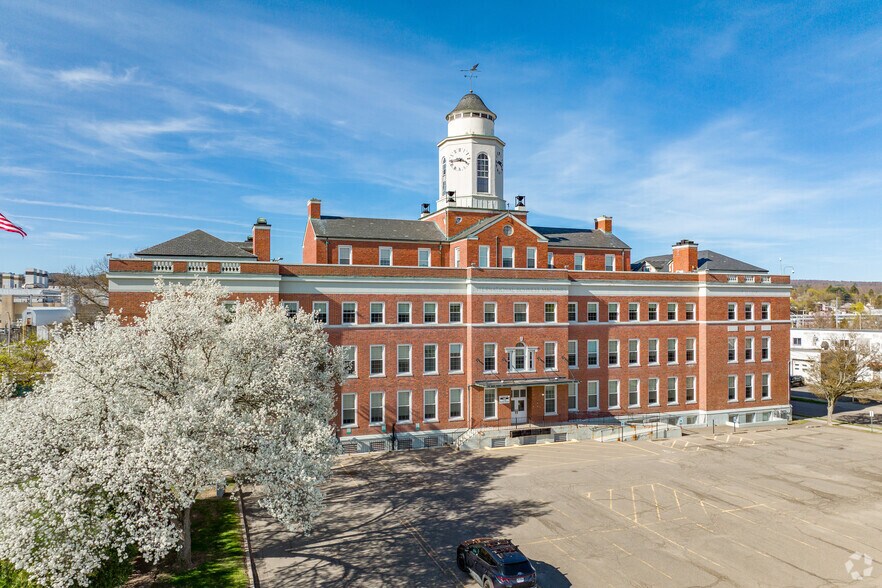 More Photos Of 22 Adams Ave, Endicott Office For Lease