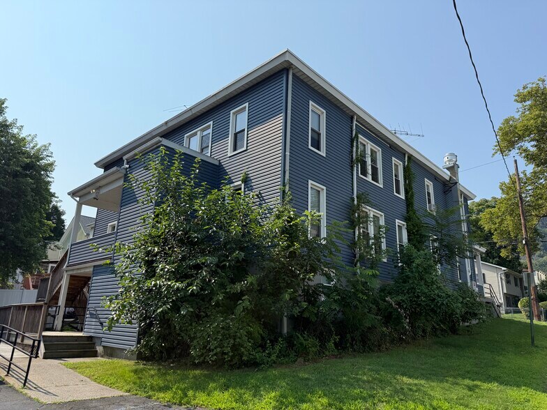 More Photos Of 57-59 Sharp St, Haverstraw Office For Sale