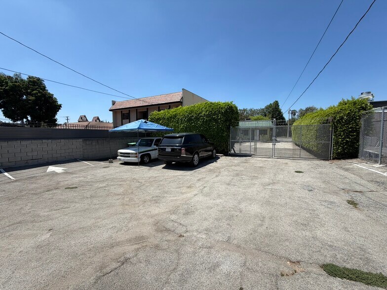 More Photos Of 480 S Rosemead Blvd, Pasadena Office For Sale