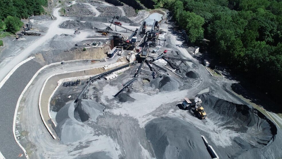 Primary Photo Of 911 NY-32, Highland Mills Land For Sale