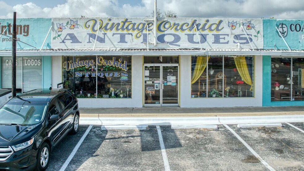 More Photos Of 4321-4343 S Alameda St, Corpus Christi Storefront For Sale