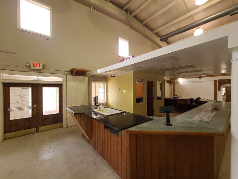 More Photos Of 360 Harold Ingram Hwy, Jefferson Service Station For Sale