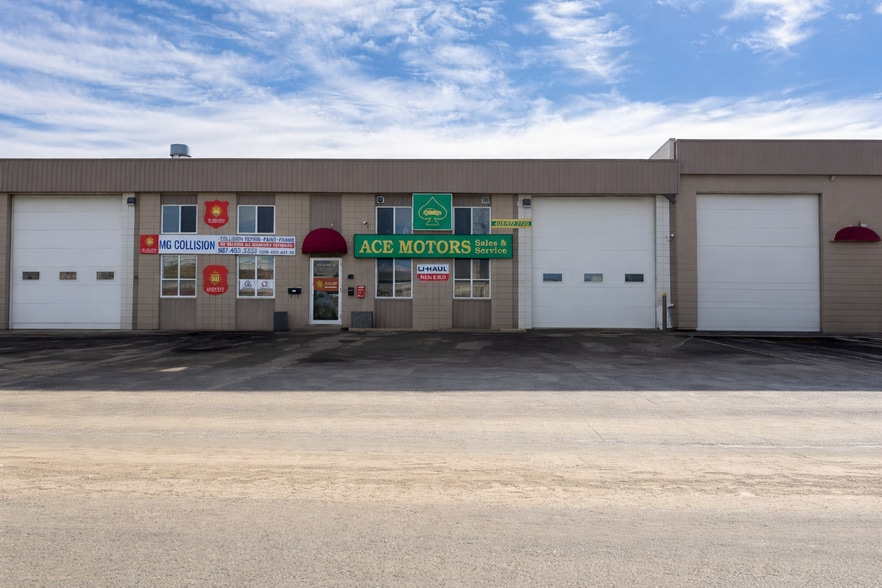 More Photos Of 915-935 48 Ave SE, Calgary Warehouse For Sale