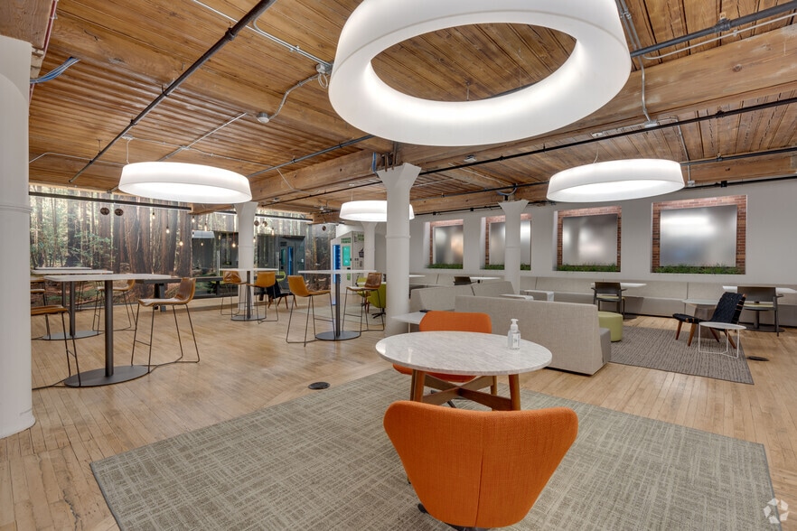 More Photos Of 600 W Fulton St, Chicago Office For Lease