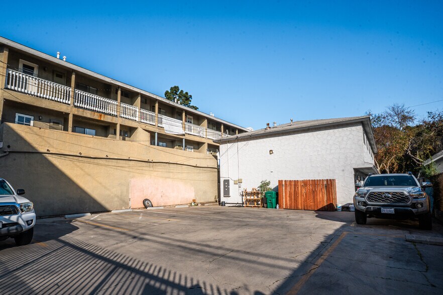 More Photos Of 1123 Ohio Ave, Long Beach Multifamily For Sale