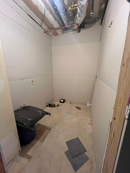 More Photos Of 121-125 Newark Ave, Jersey City Office For Lease