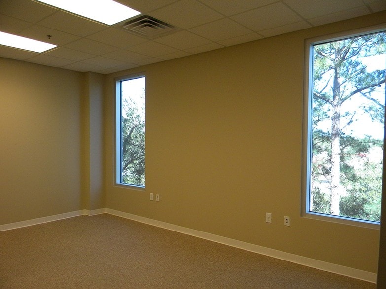 More Photos Of 8115 Market St, Wilmington Medical For Sale