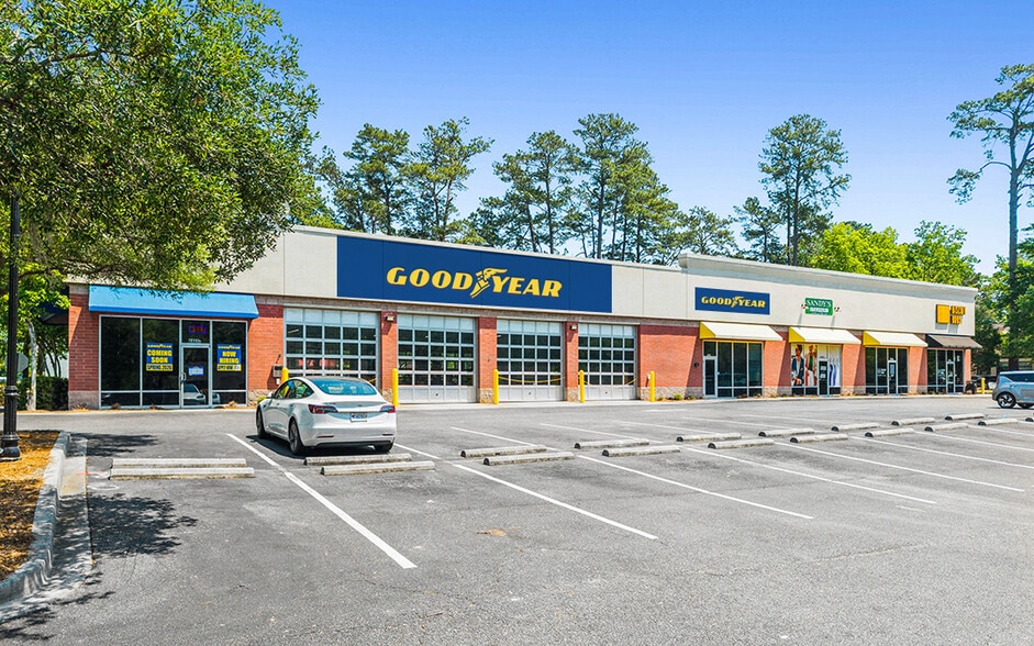 More Photos Of 8465 Dorchester Rd, North Charleston Department Store For Sale