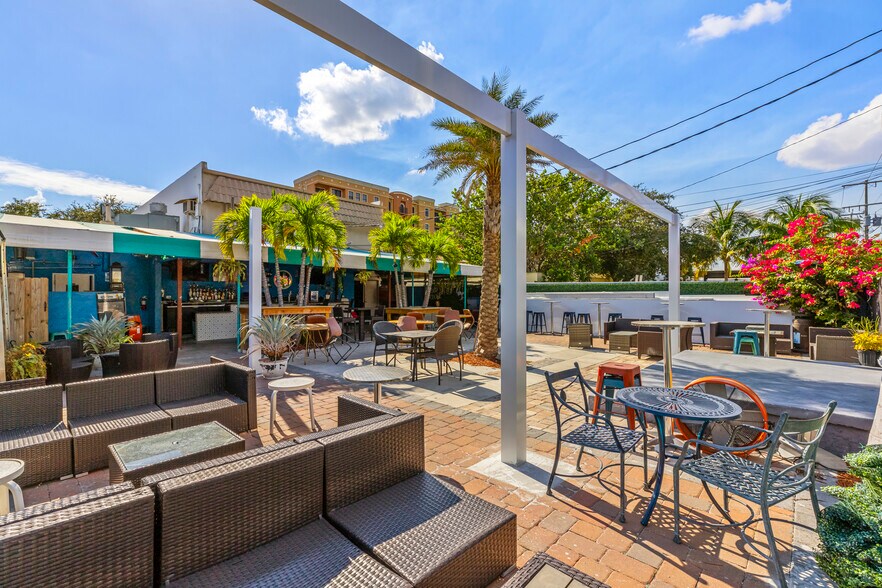 More Photos Of 502-504 Lucerne Ave, Lake Worth Restaurant For Lease