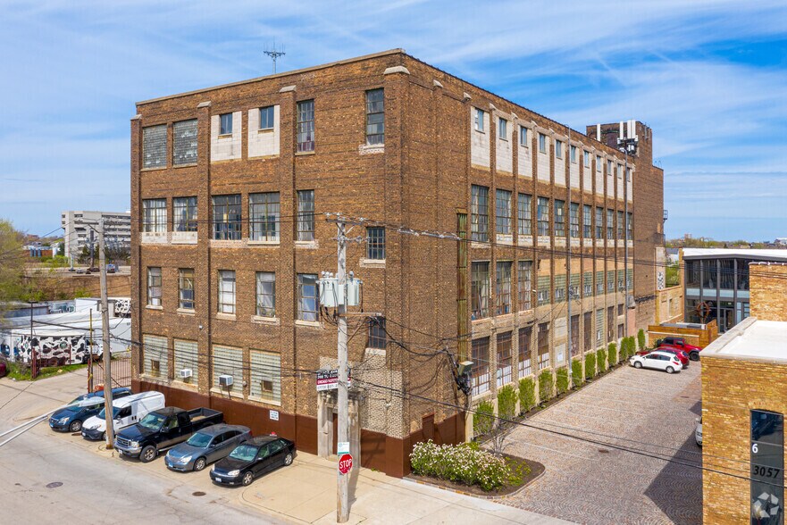 More Photos Of 3065 N Rockwell St, Chicago Industrial For Sale