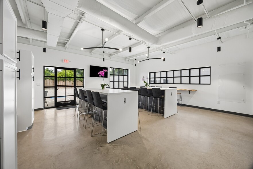 More Photos Of 4521 N Main St, Houston Medical For Lease