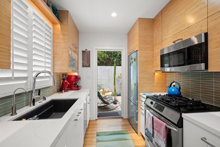 More Photos Of 112-20 E Redwood St, San Diego Apartments For Sale