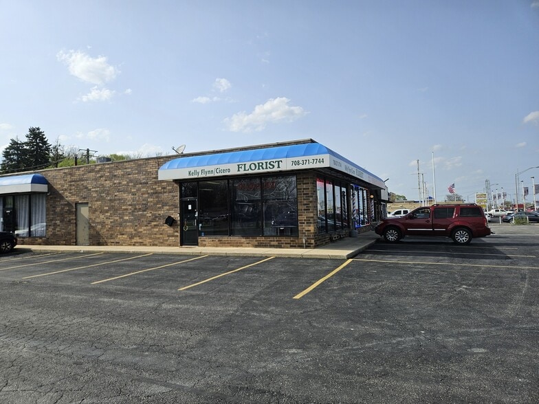 More Photos Of 14150-14170 S Cicero Ave, Crestwood Unknown For Lease