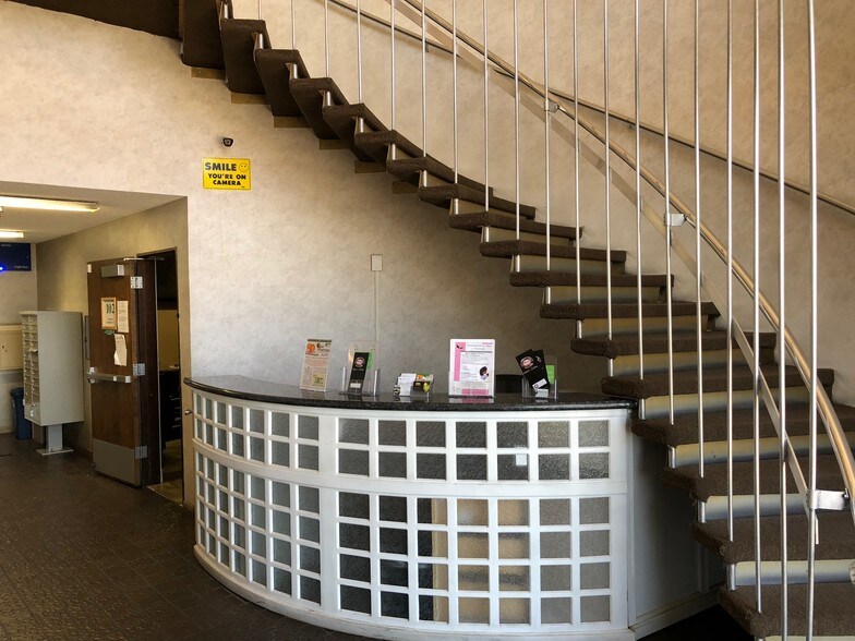 More Photos Of 15000 7th St, Victorville Office For Lease