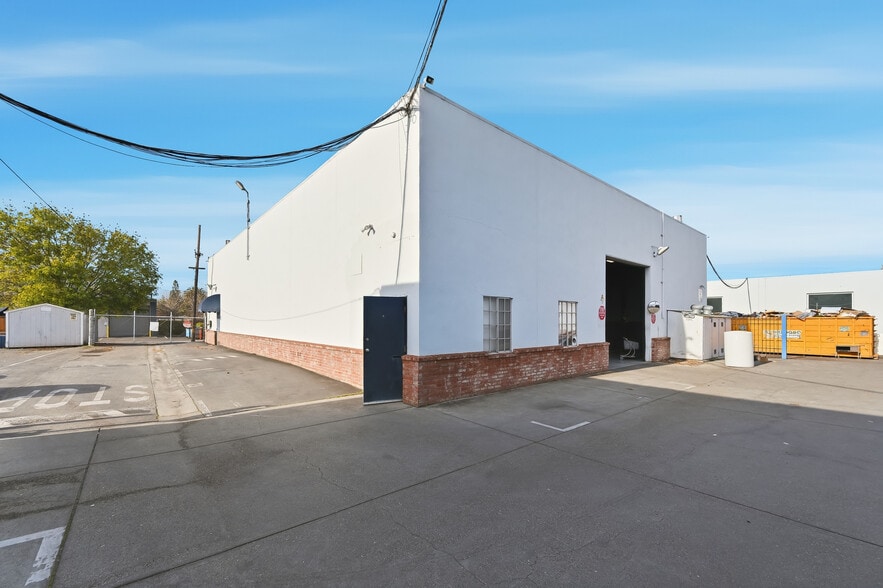 More Photos Of 450 Veterans Blvd, Redwood City Unknown For Lease