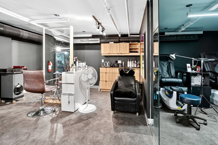 More Photos Of 1200 Rue Atateken, Montréal Storefront Retail Residential For Sale