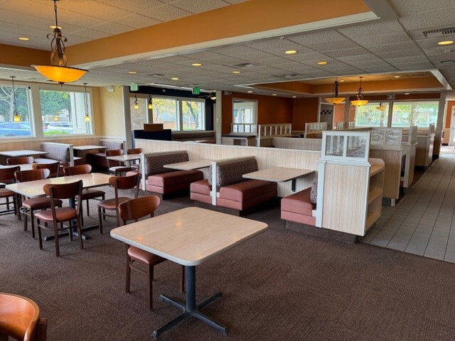 More Photos Of 2900 SE 164th Ave, Vancouver Restaurant For Sale
