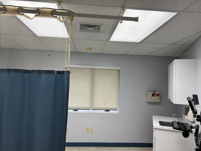 More Photos Of 82 Norwich Westerly Rd, North Stonington Medical For Sale