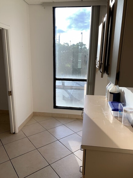 More Photos Of 5333 N Dixie Hwy, Oakland Park Medical For Lease