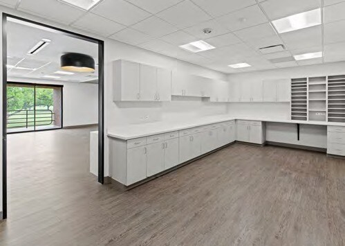 More Photos Of 1901 Babcock Rd, San Antonio Medical For Sale