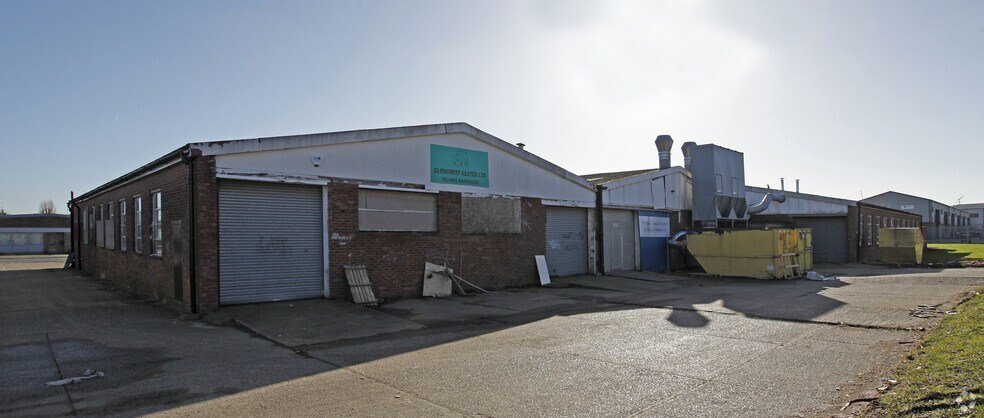 More Photos Of Robert Way, Wickford Warehouse For Lease